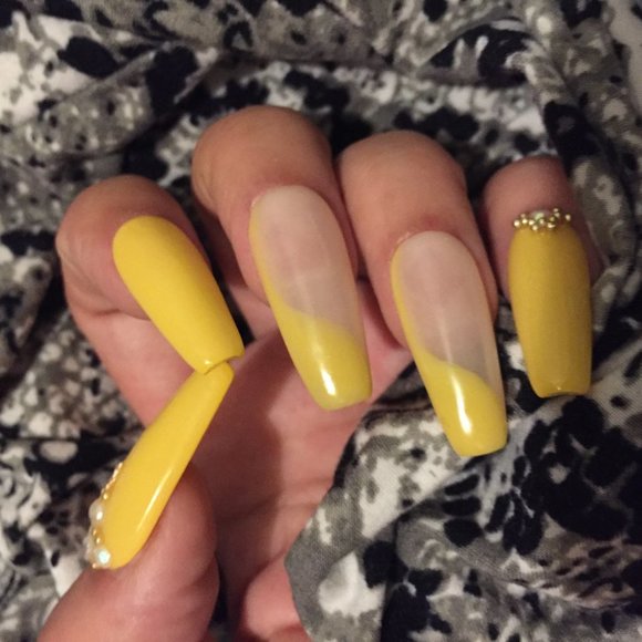 lemon swirl n pearls luxury press on nails - Picture 3 of 3